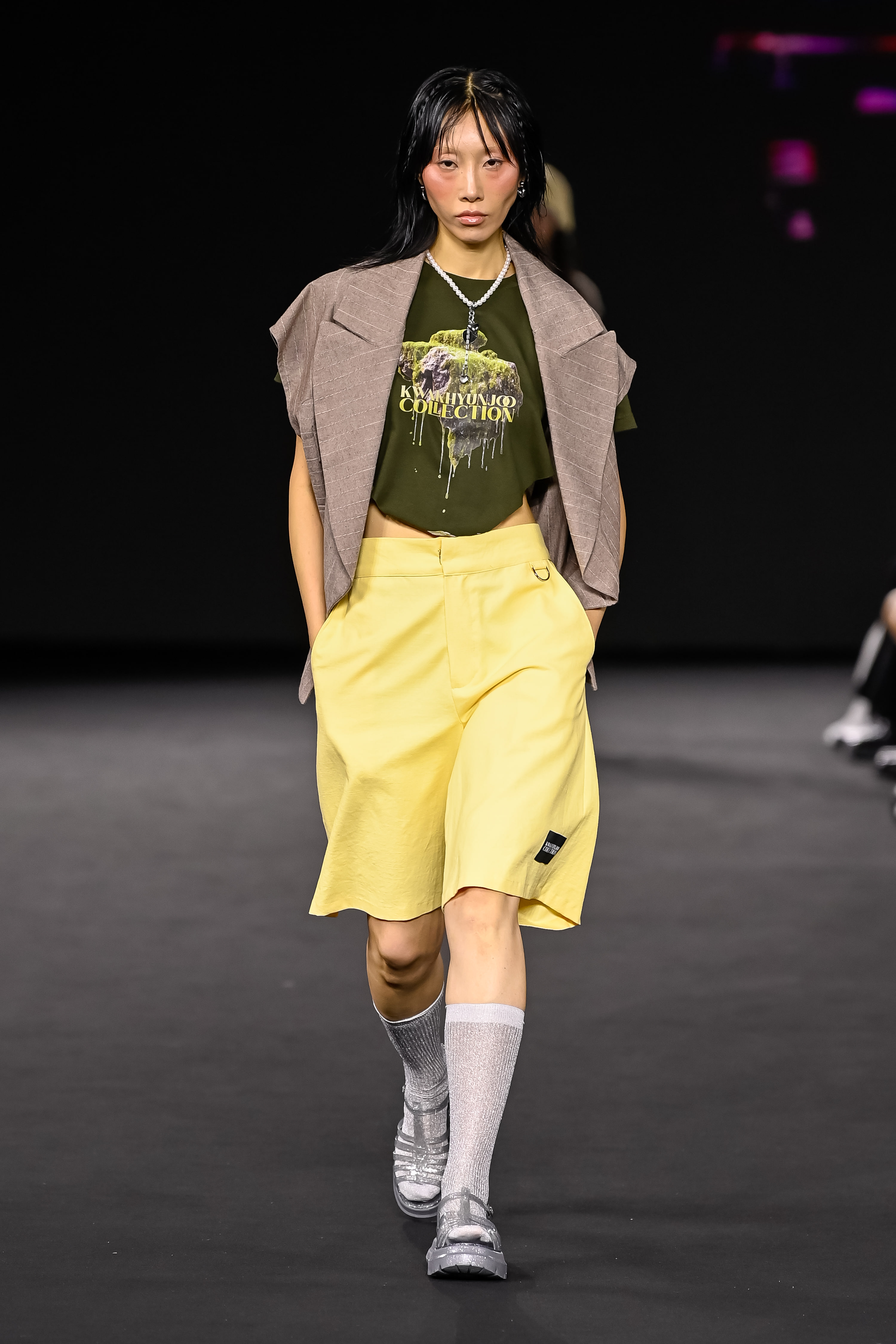 26SS Yellow Short Pants — KwakHyunJoo Collection | Flâneur Séoul