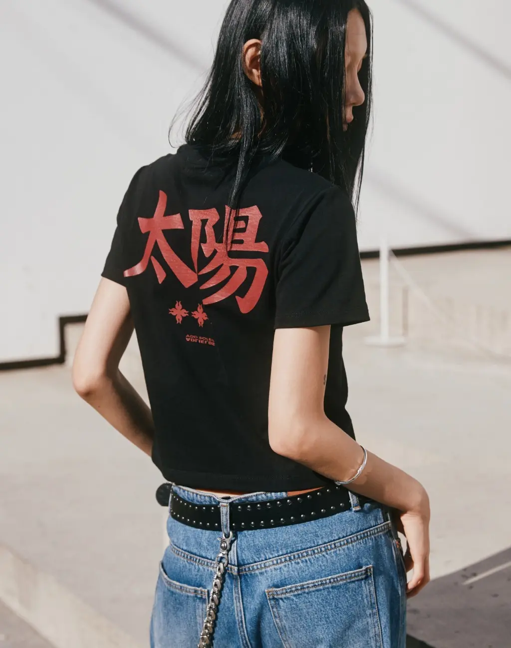 Women's Line Over Half T-shirt [Black]