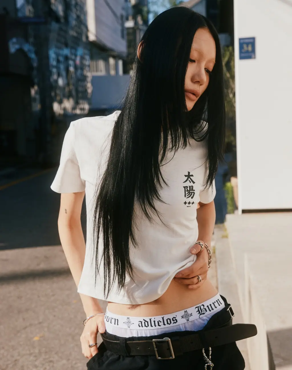 Women's Line Over Half T-shirt [White]