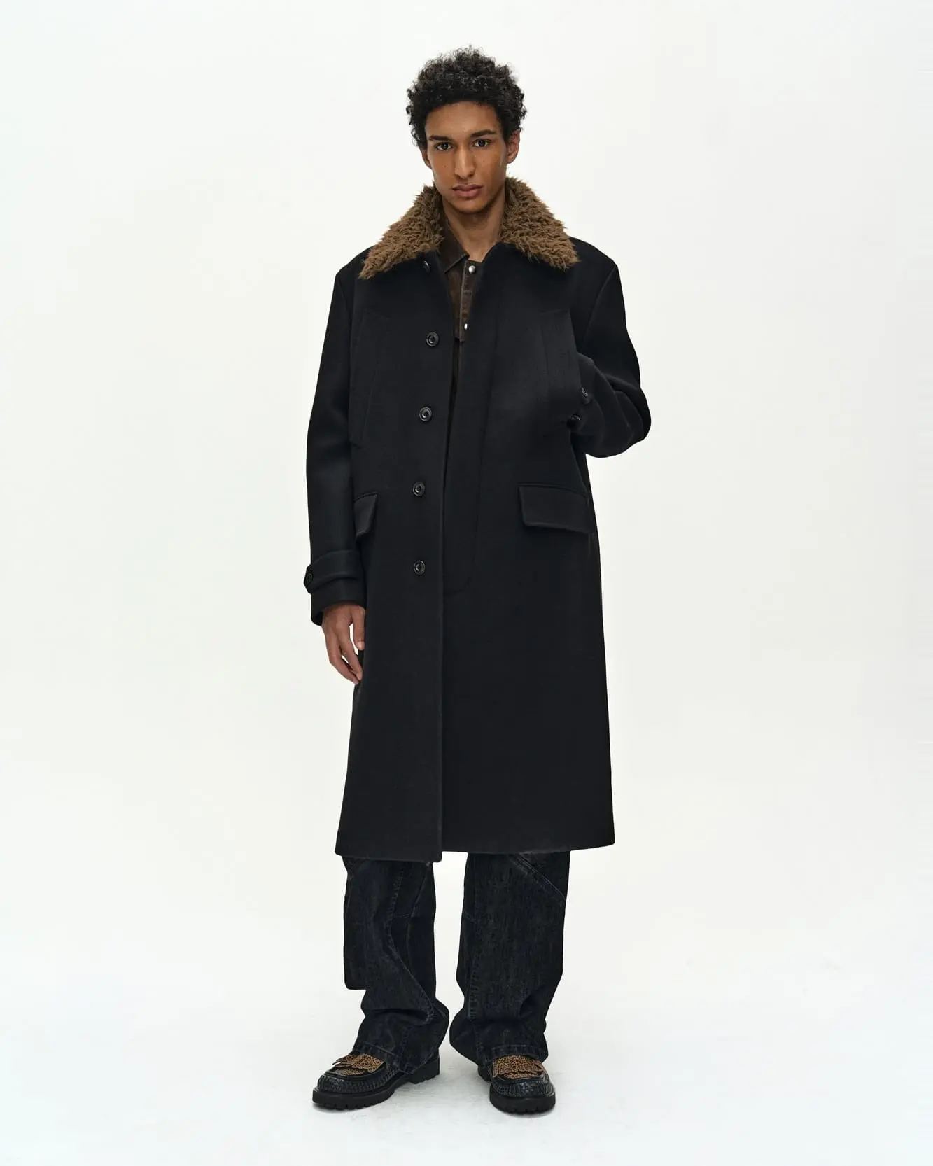 Detachable Fur Collar Chesterfield Coat (Black)