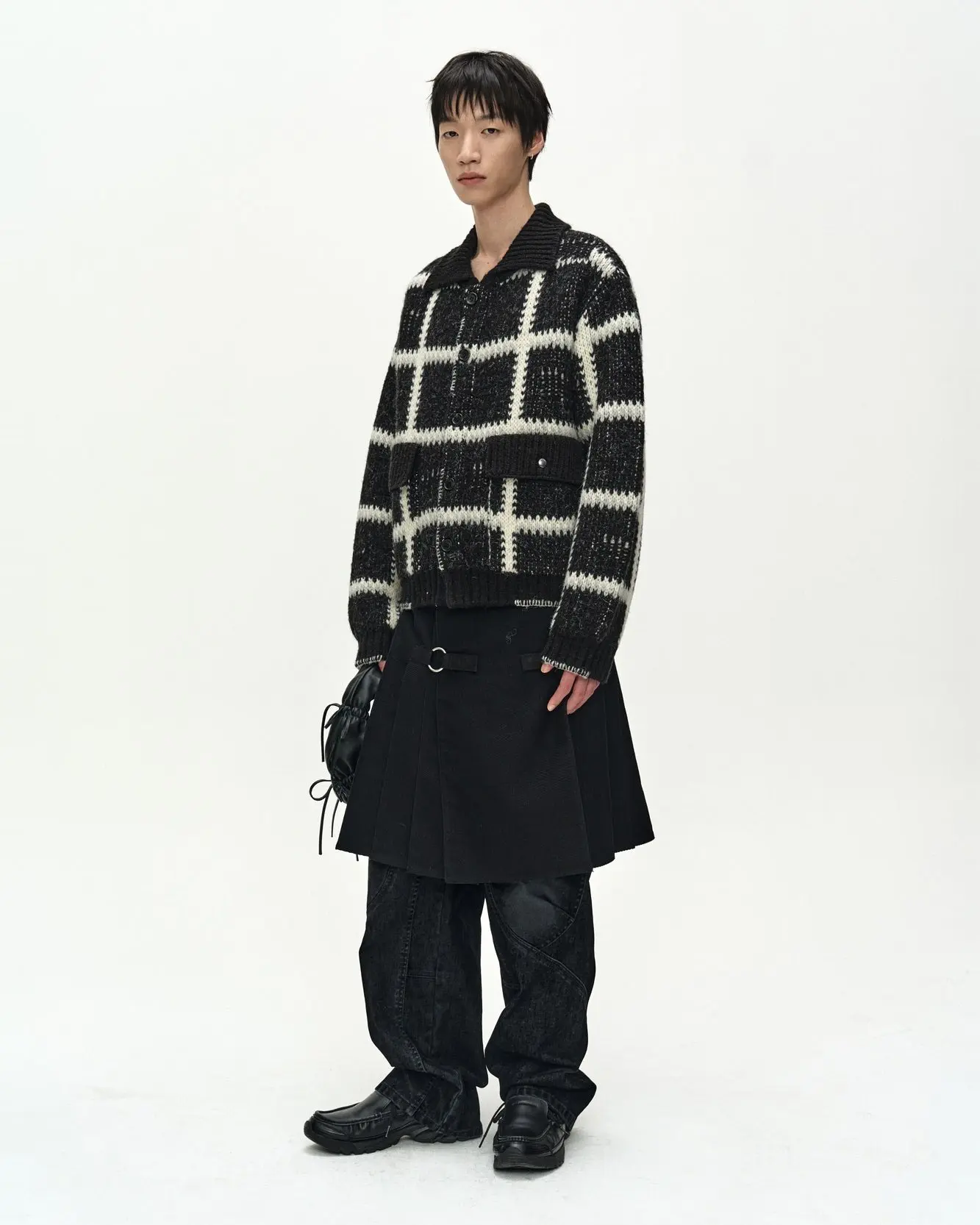Shaggy Check Button Cardigan (Black)