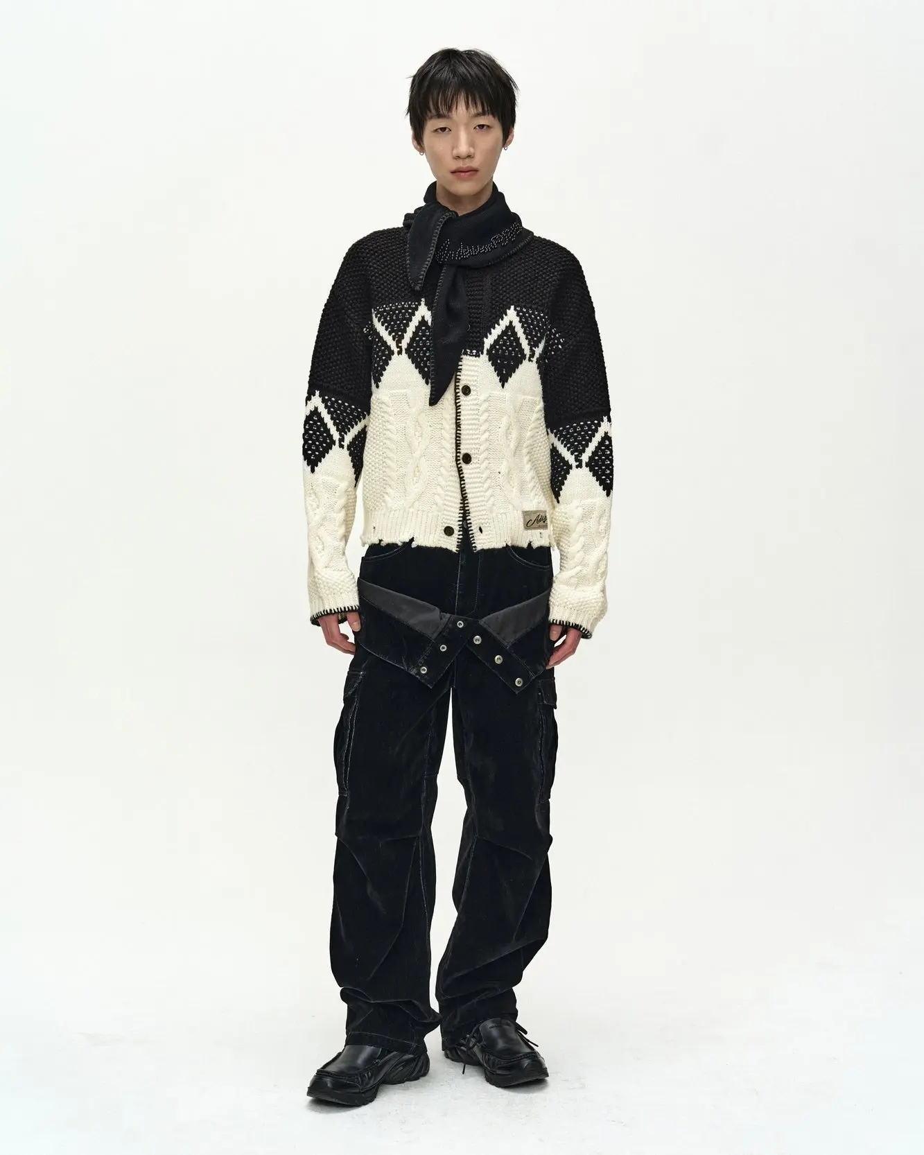 Argyle Heavy Wool Cardigan (Ecru/Black)