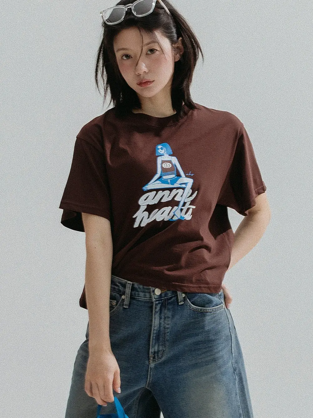 Sitting Girl Tee (Brown)