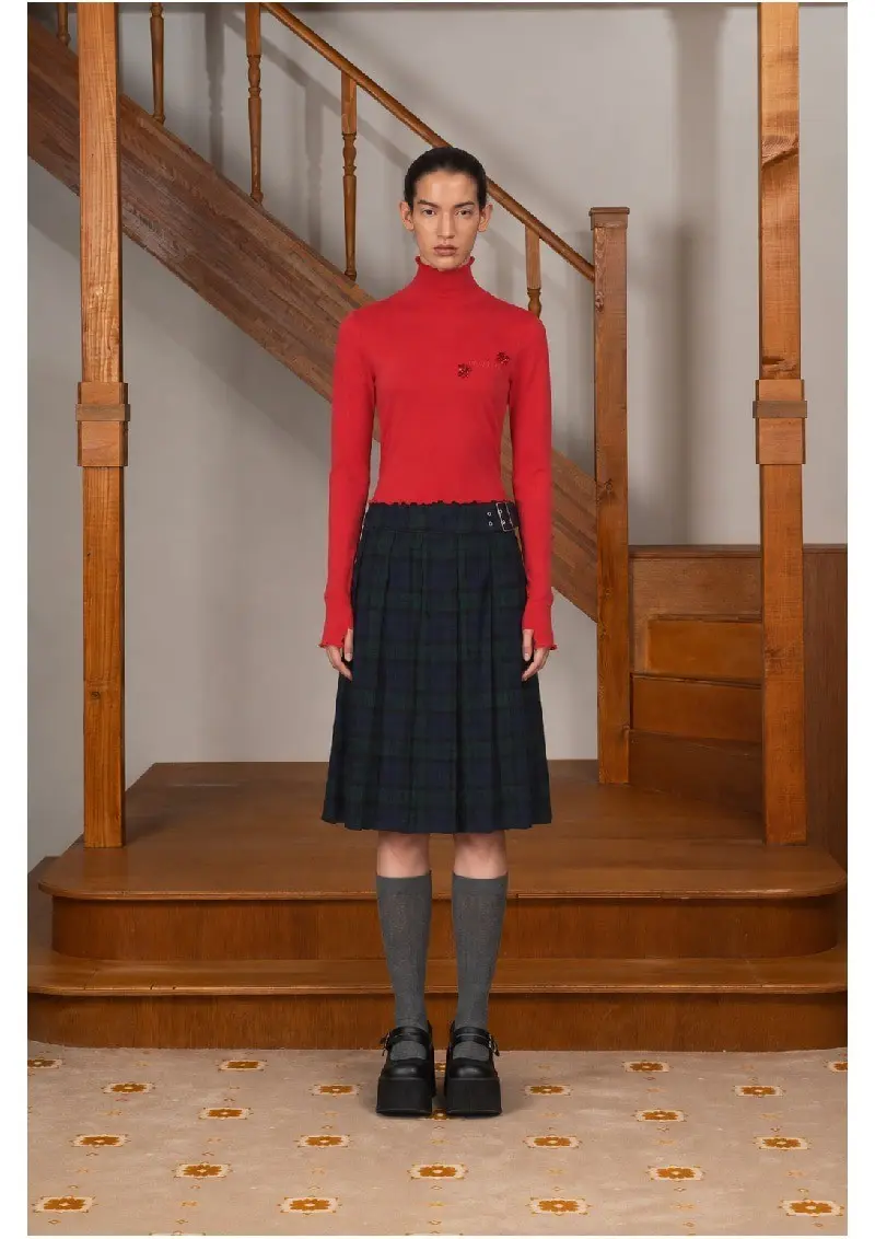 Wave Bead-Embroidered Turtleneck Top Red