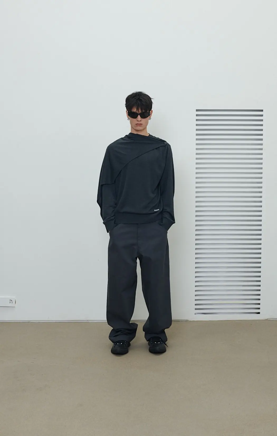 Back Box Pleats Pants (Charcoal Grey)