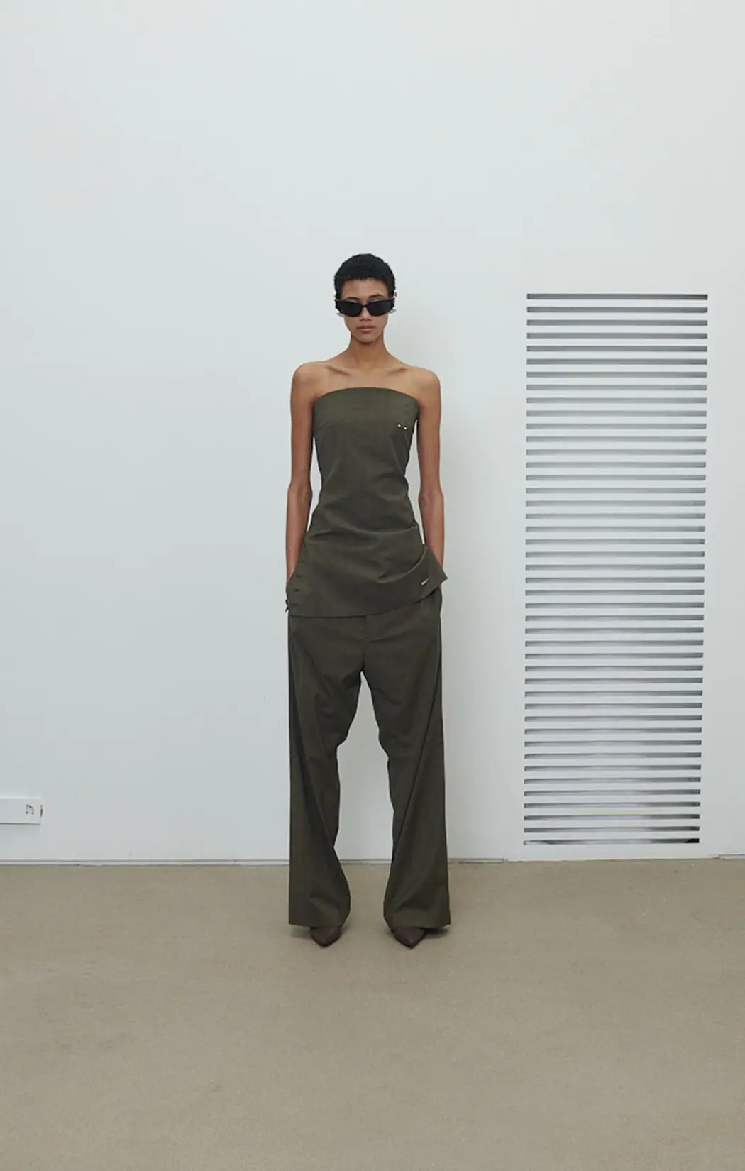 Tube-Top Side Button Slit