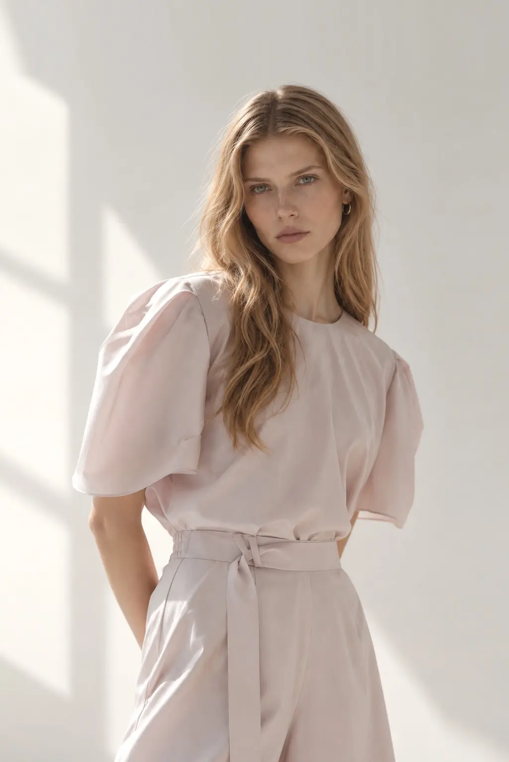 [CAHISIENNE] Loose-Fit Puff Sleeve Blouse