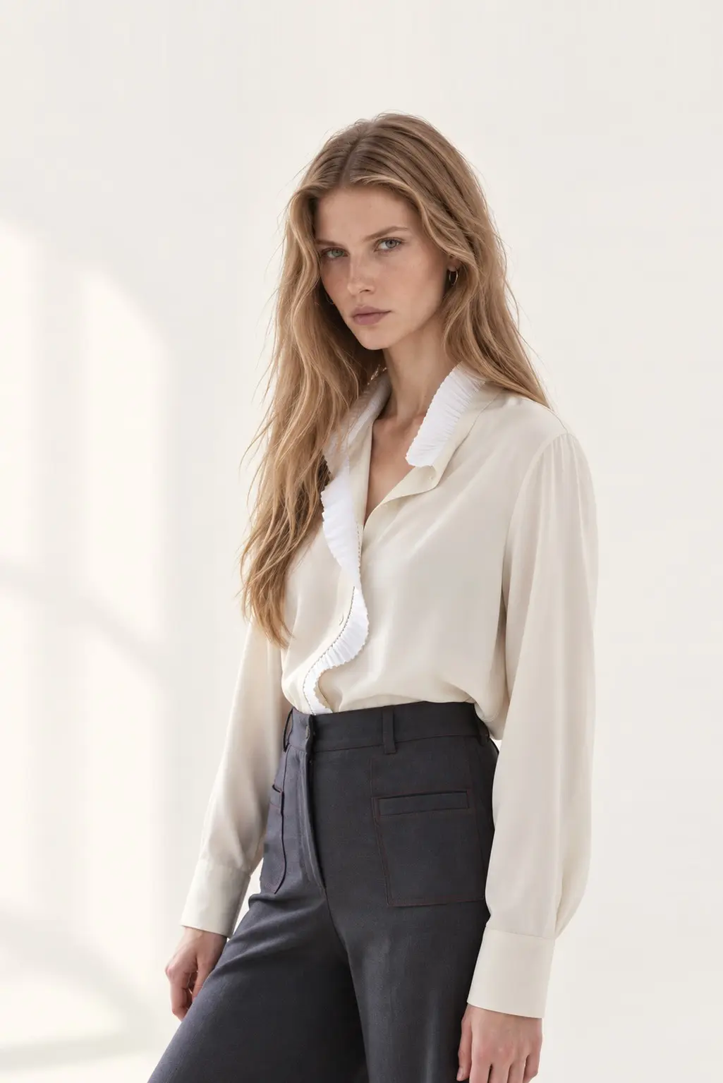[CAHISIENNE] Loose-Fit Pleats Blouse