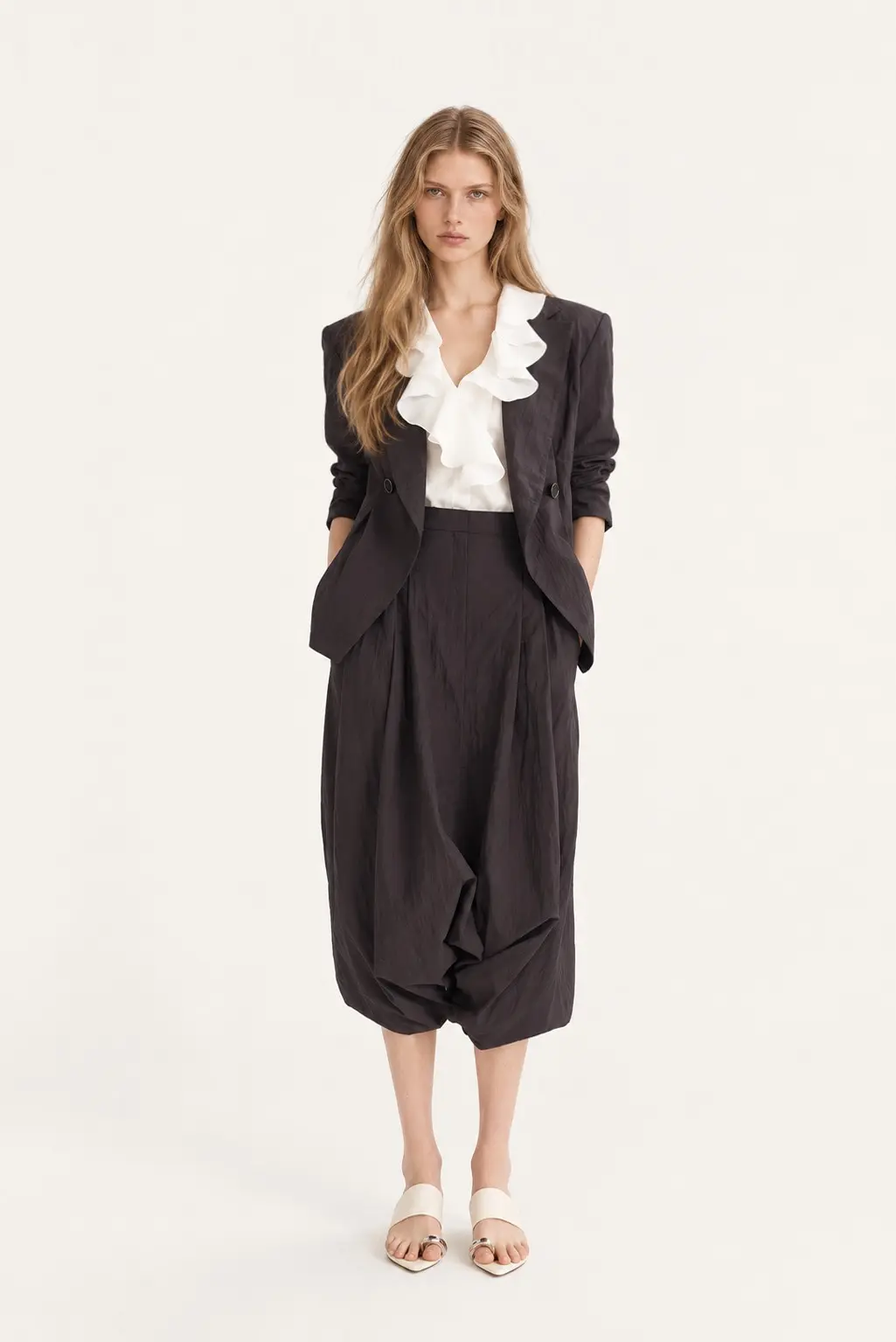 [CAHISIENNE] Volume Balloon Tuck Wide Pants