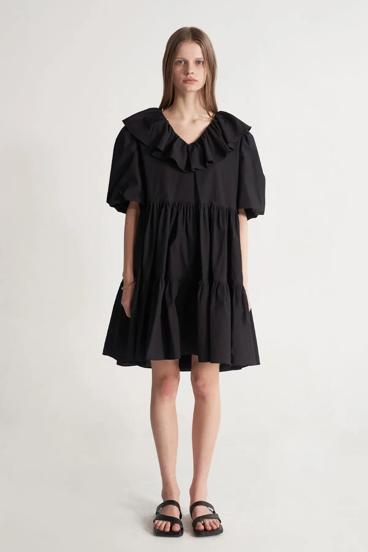 [CAHISIENNE 26SS] Frill Collar Loose-Fit Tiered Dress (Black)