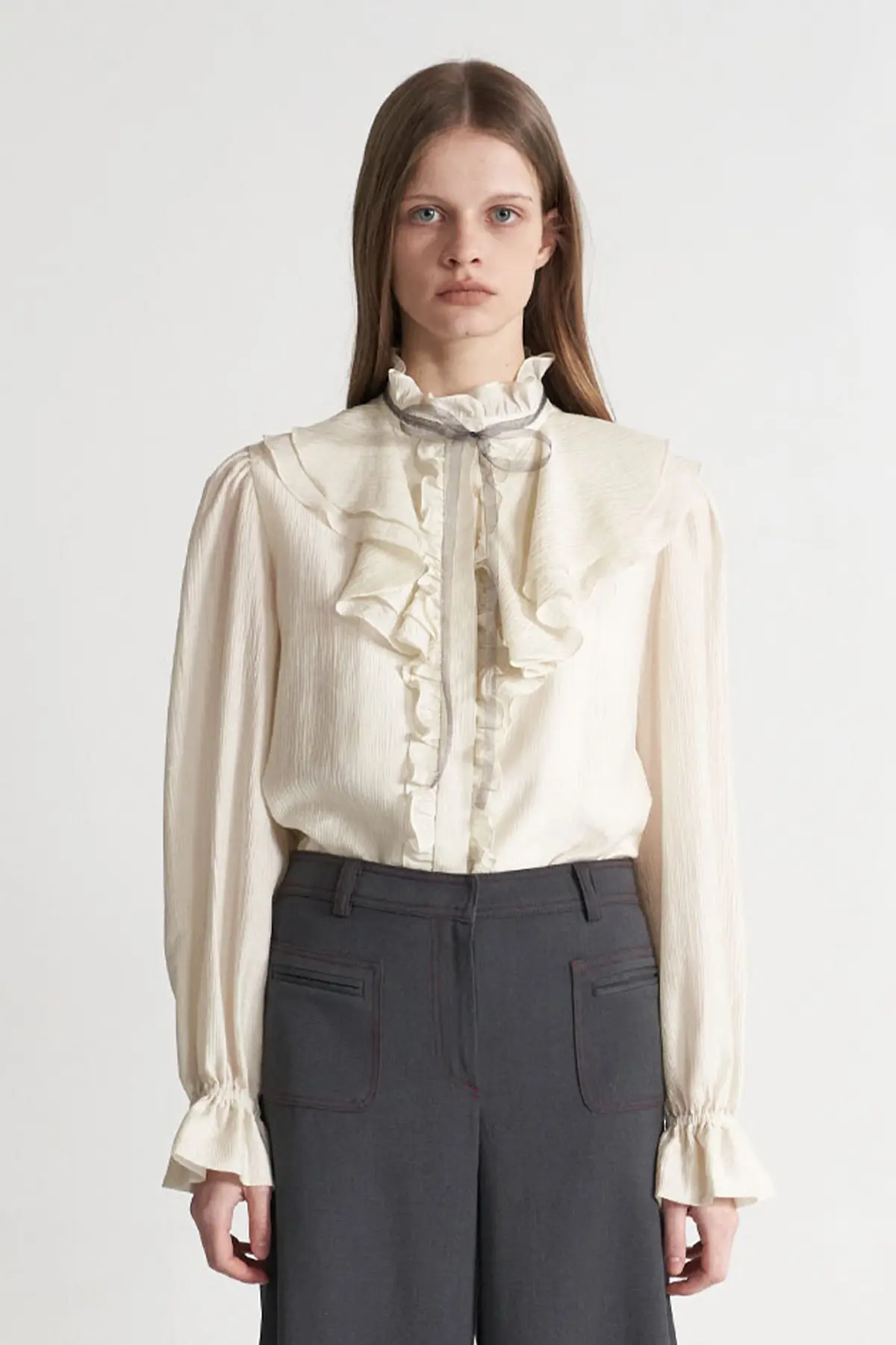 [CAHISIENNE 26SS] Gray Organza Ribbon Jabot Frill Blouse