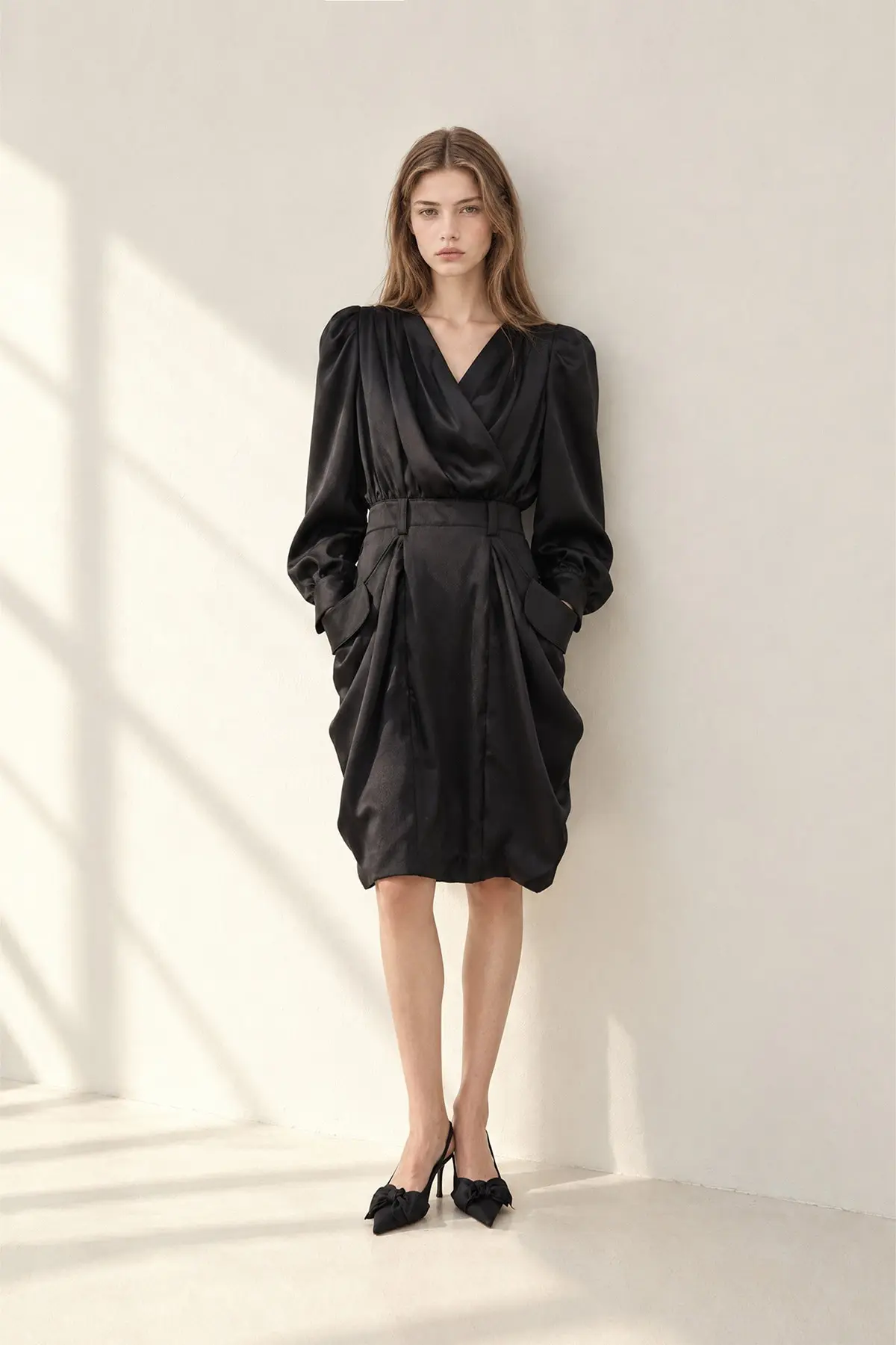 [CAHISIENNE] Satin Wrap Shirring Big Pocket Balloon Dress (Black)