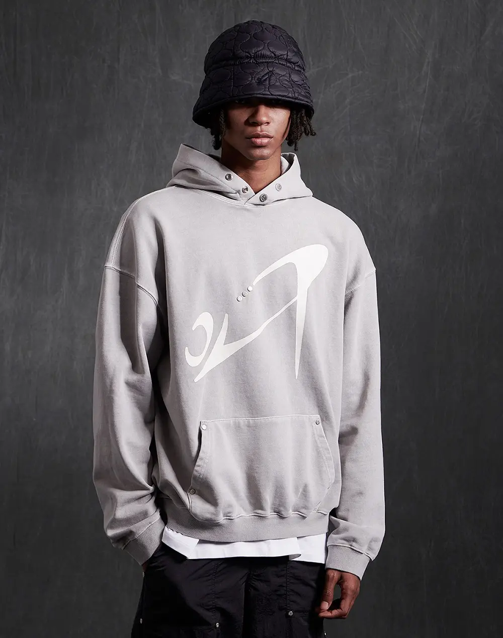 Pigment Rivet Hooded T-Shirt (Gray)