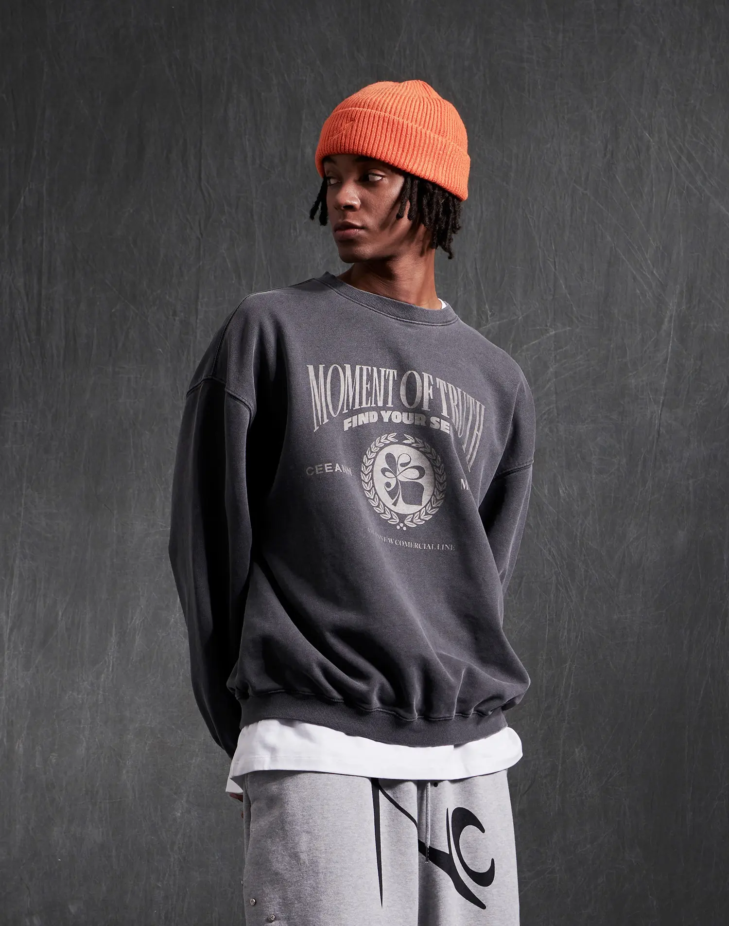 Pigment Classic Men's Pullover (Charcoal)