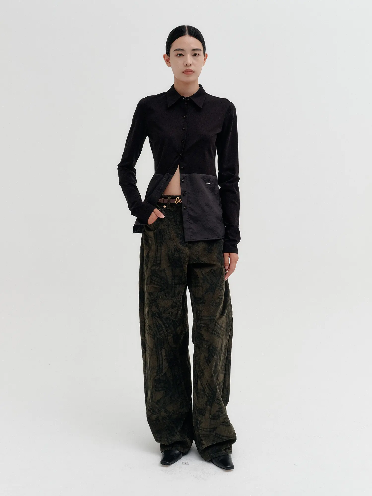 Curved Relaxed Pants - Khaki