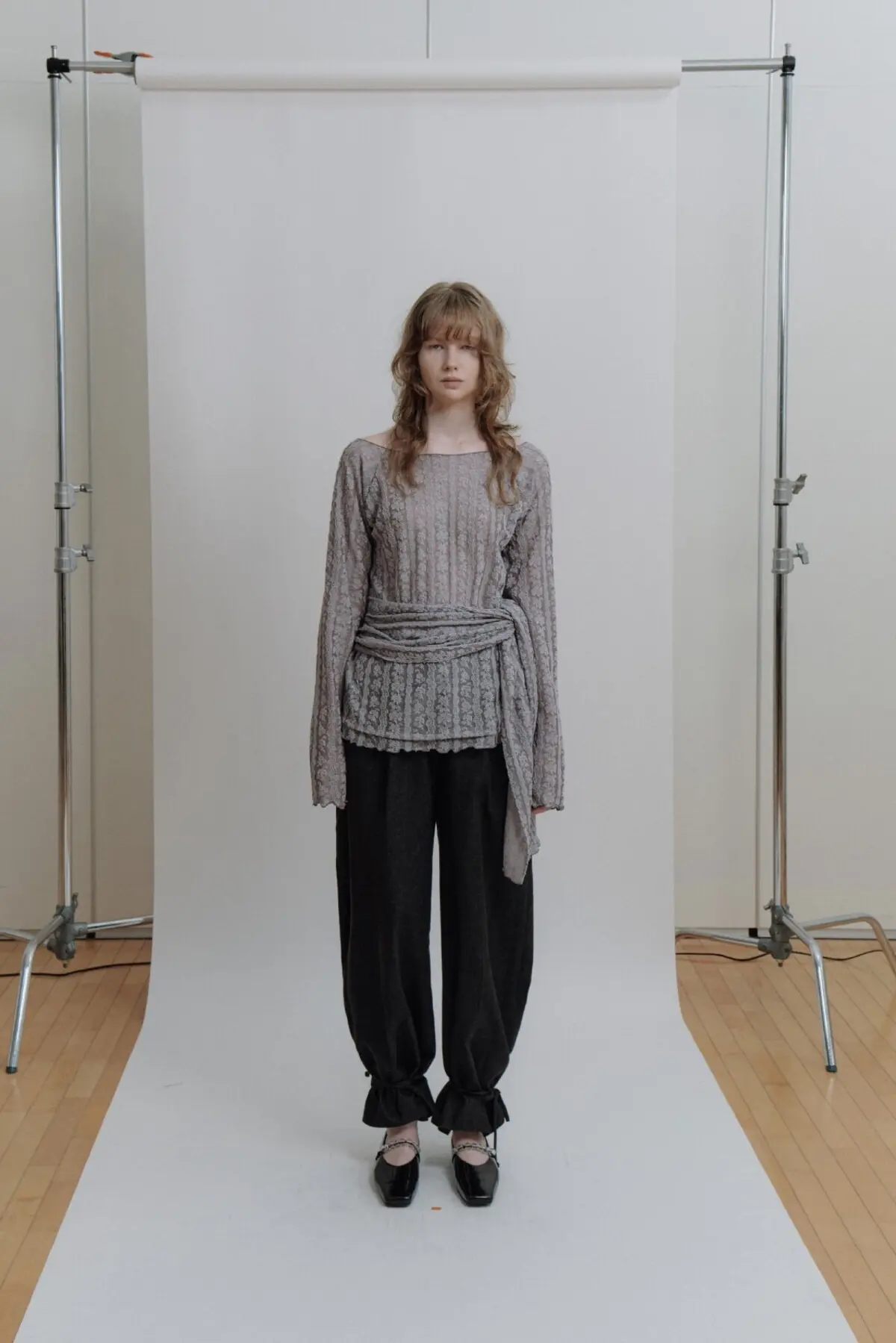 Flower Jacquard Muffler Top (Grey)