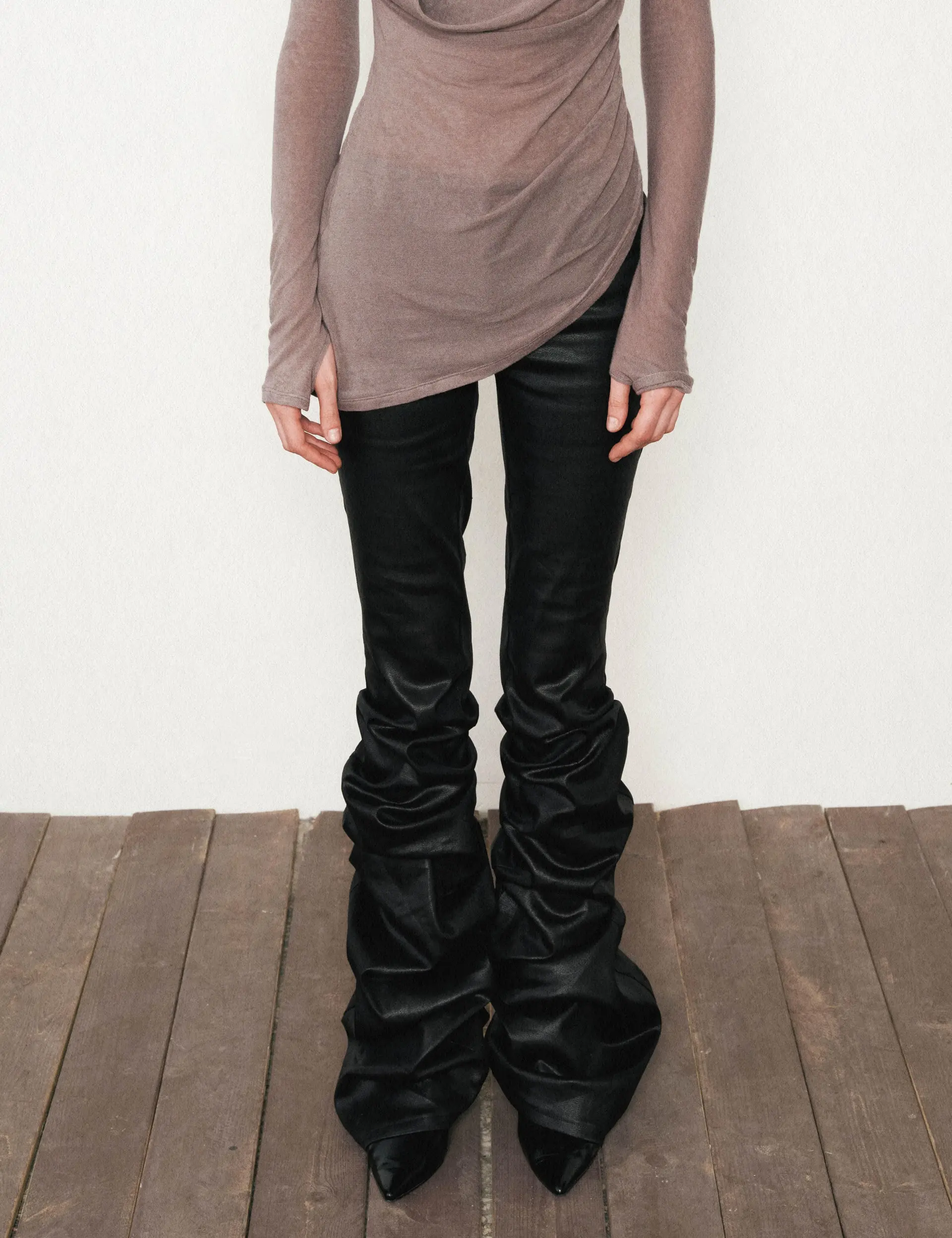 Back Line Tuck Pants