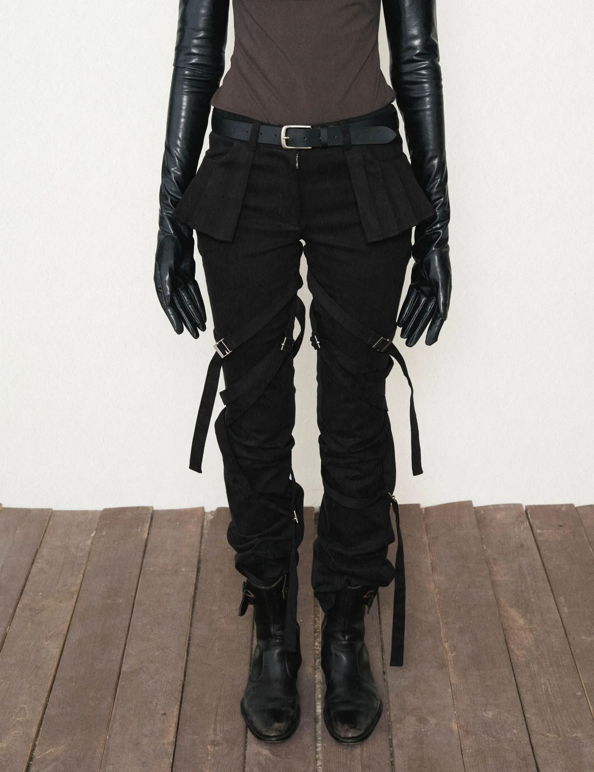 Strap Pleats Pants