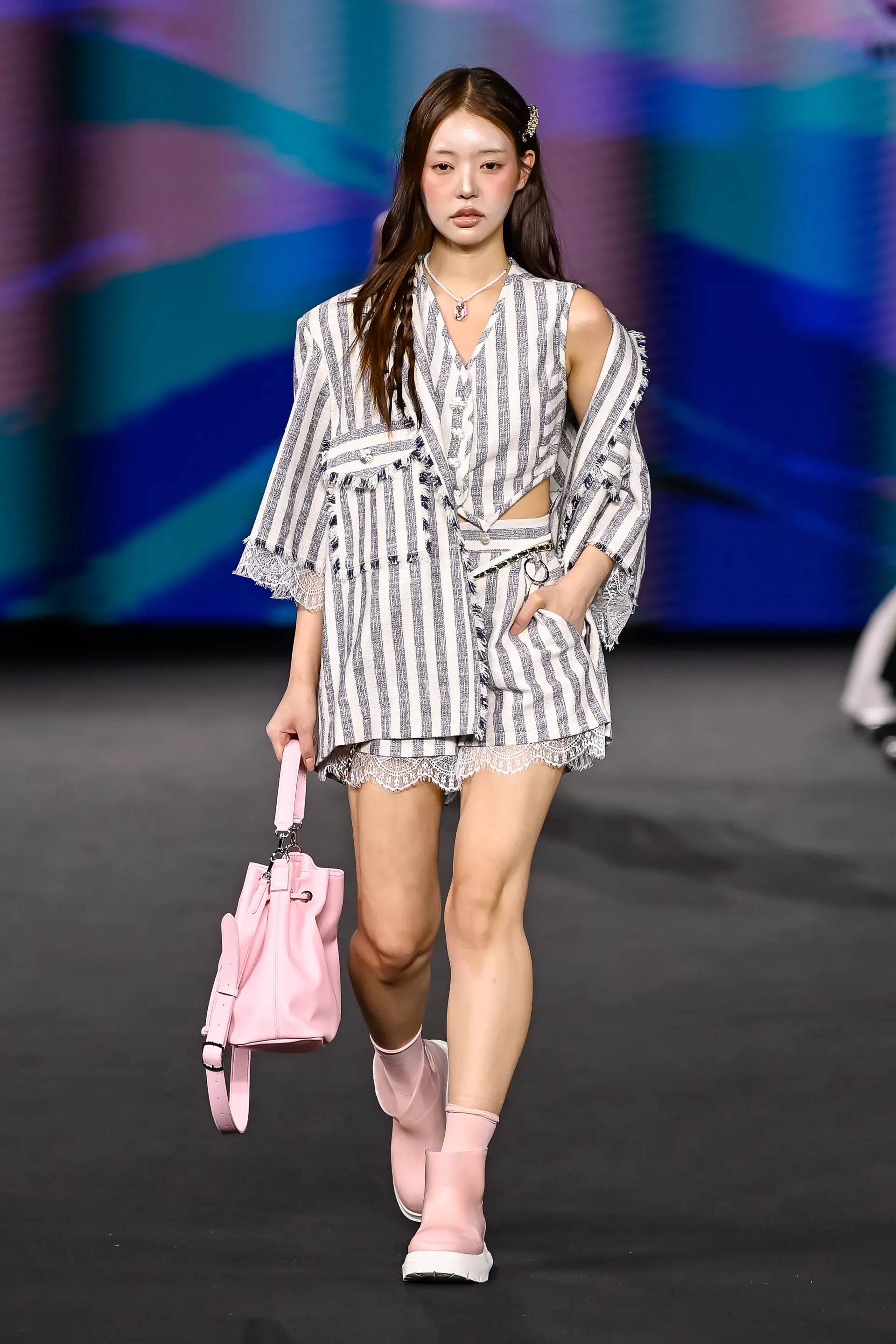 26SS Gray Striped Pattern Crop Vest
