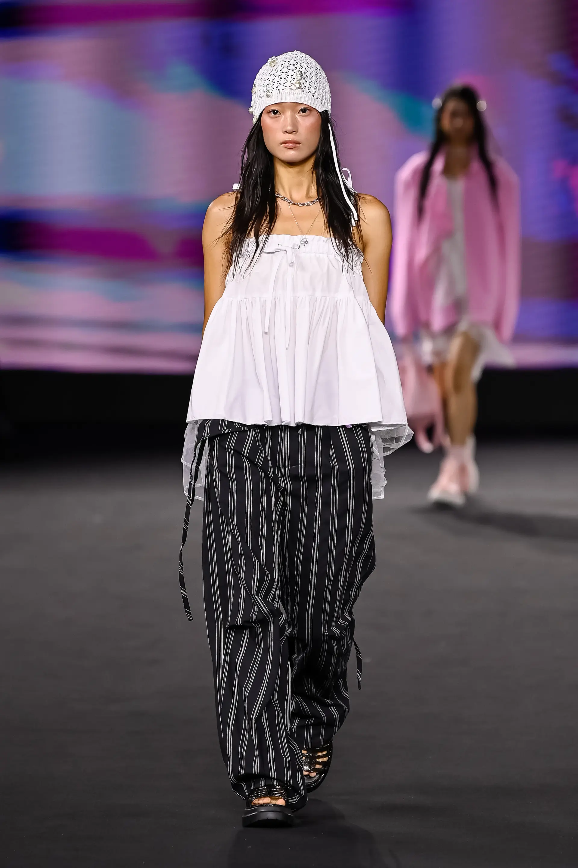 26SS White Shirring Sleeveless Crop Top