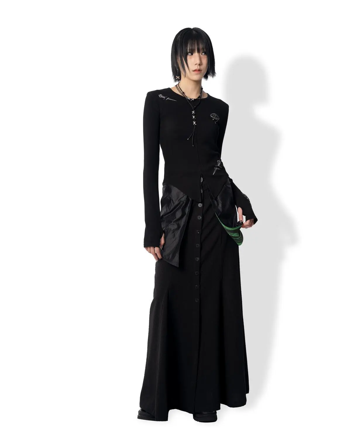 V-Cut Thumbhole T-shirt (Black)