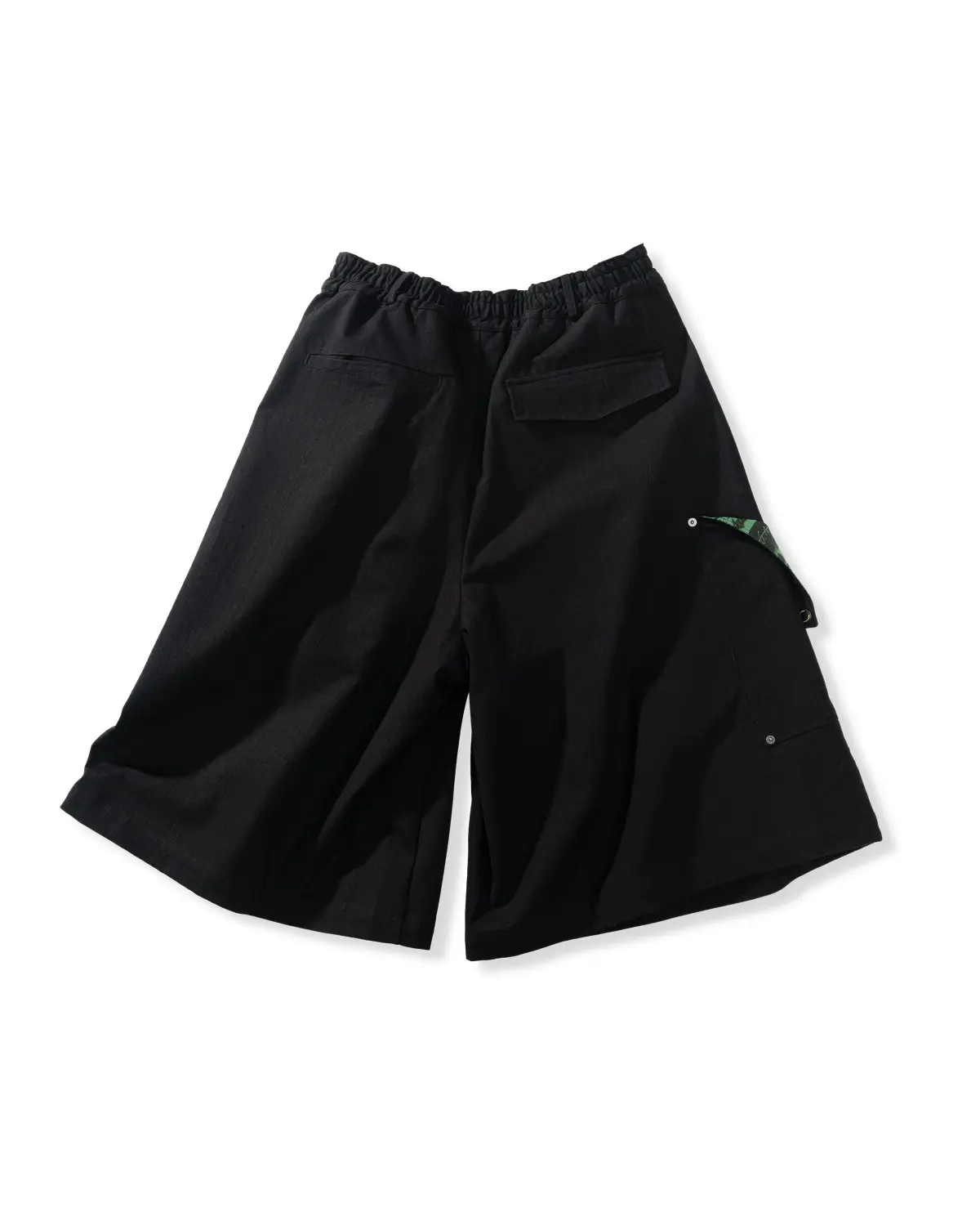 Side Pocket Bermuda Pants (Black)
