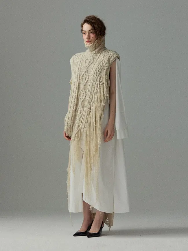 Cable Destroyed Knit Tassel Vest