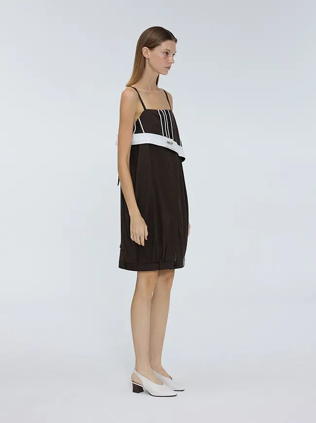 Diagonal Reverse Fly Detail Dress (Brown)