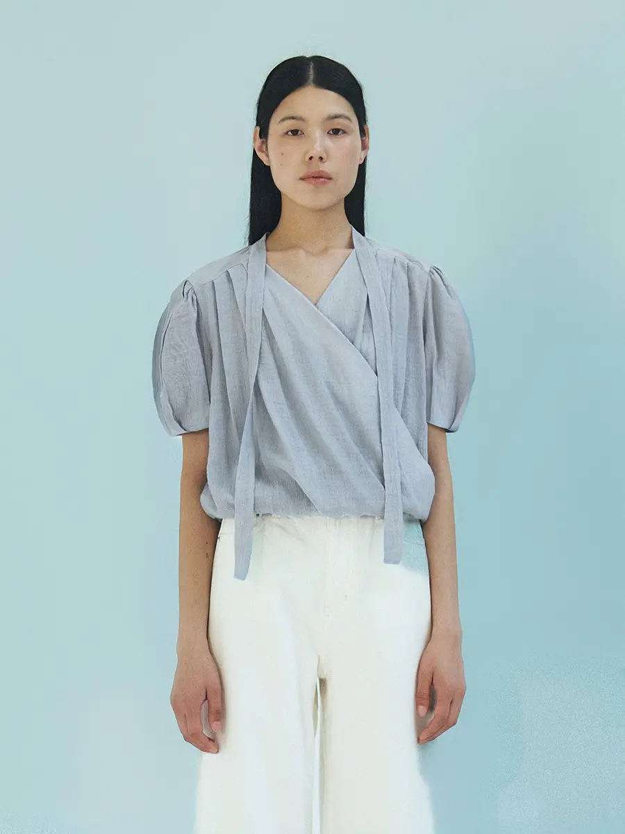 TFR CRINKLE WRAP SCARF BLOUSE_SKY