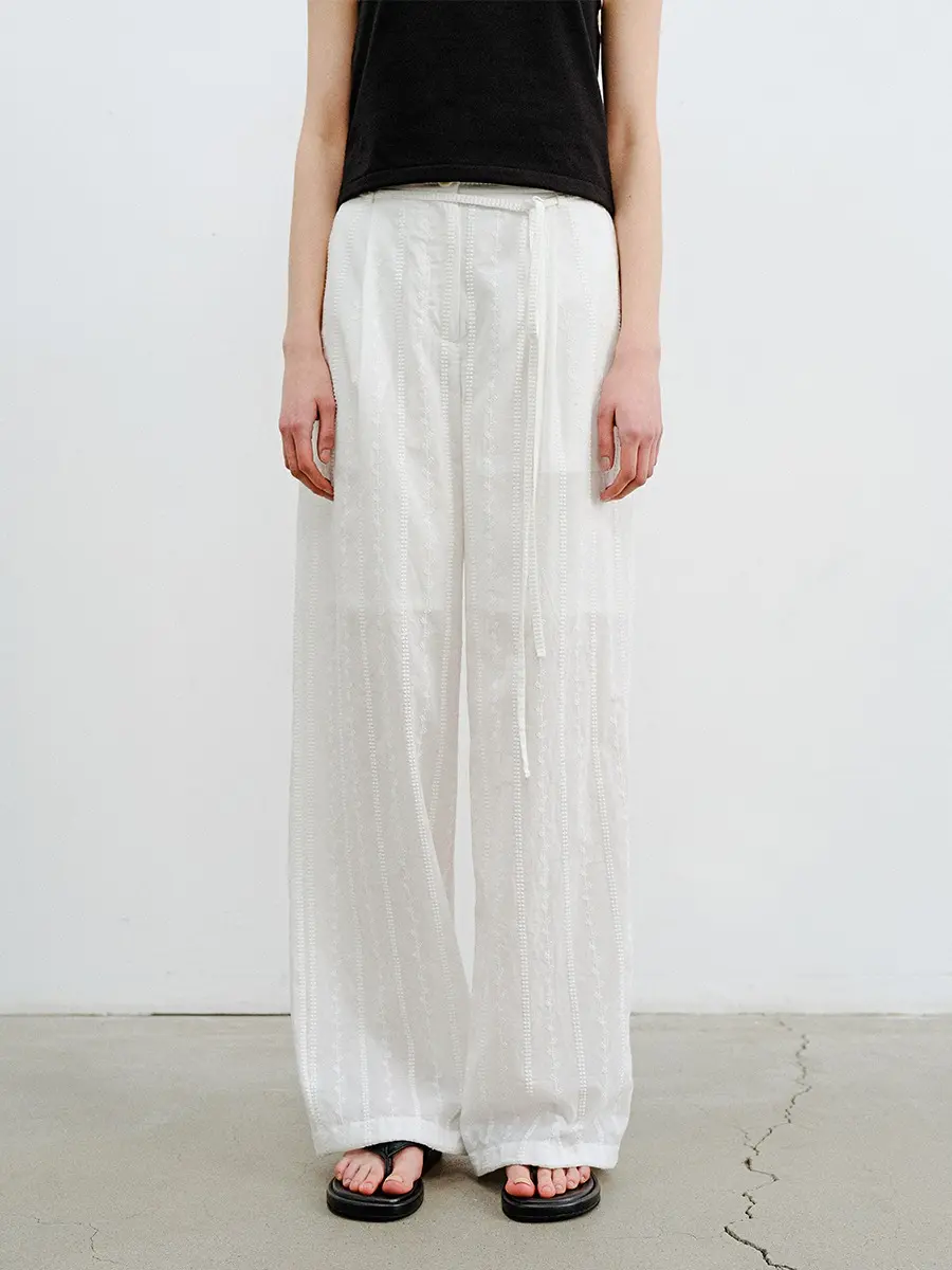 TVR EMBROIDERY ONE TUCK PANTS_WHITE