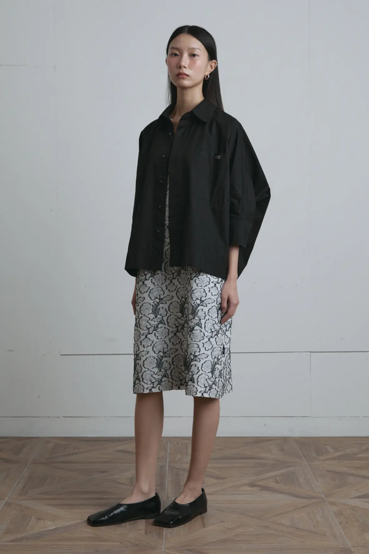 Boxy Kimono Sleeve Logo Shirt