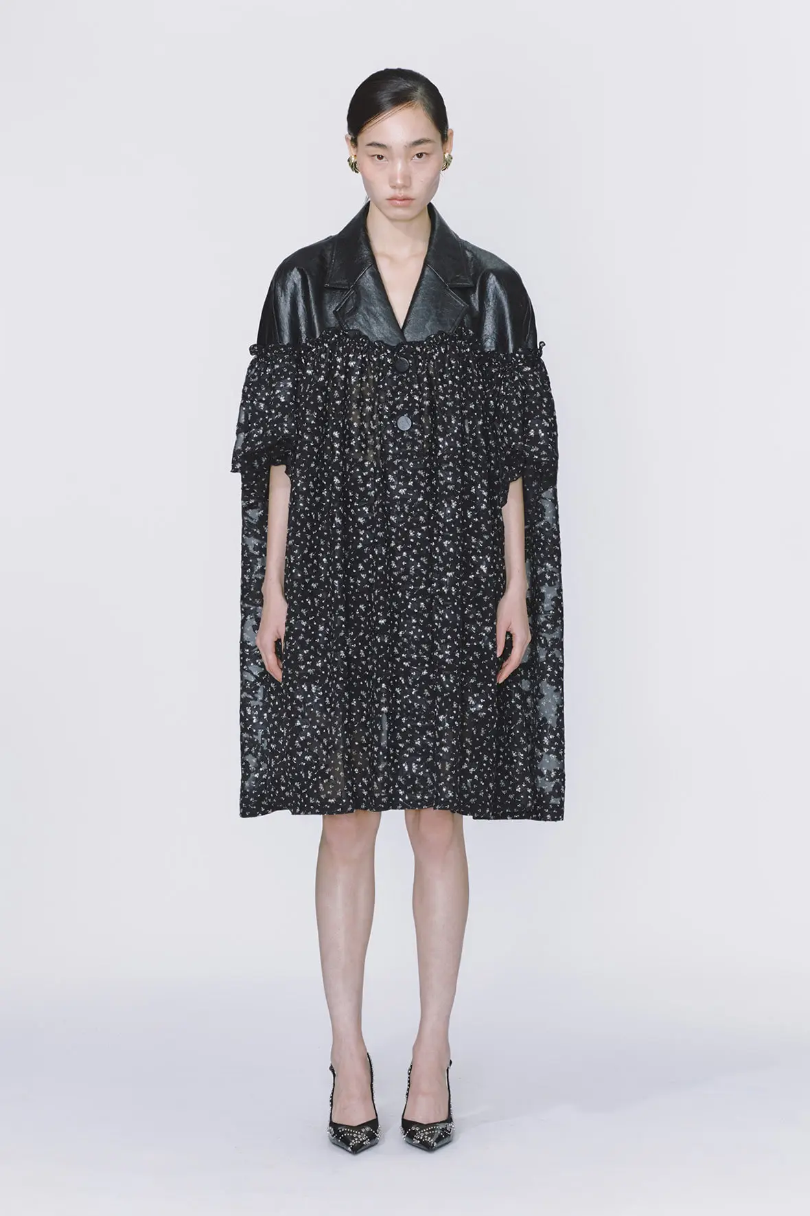 Half And Half Horizontal Ruffel Contrast Fabric Coat