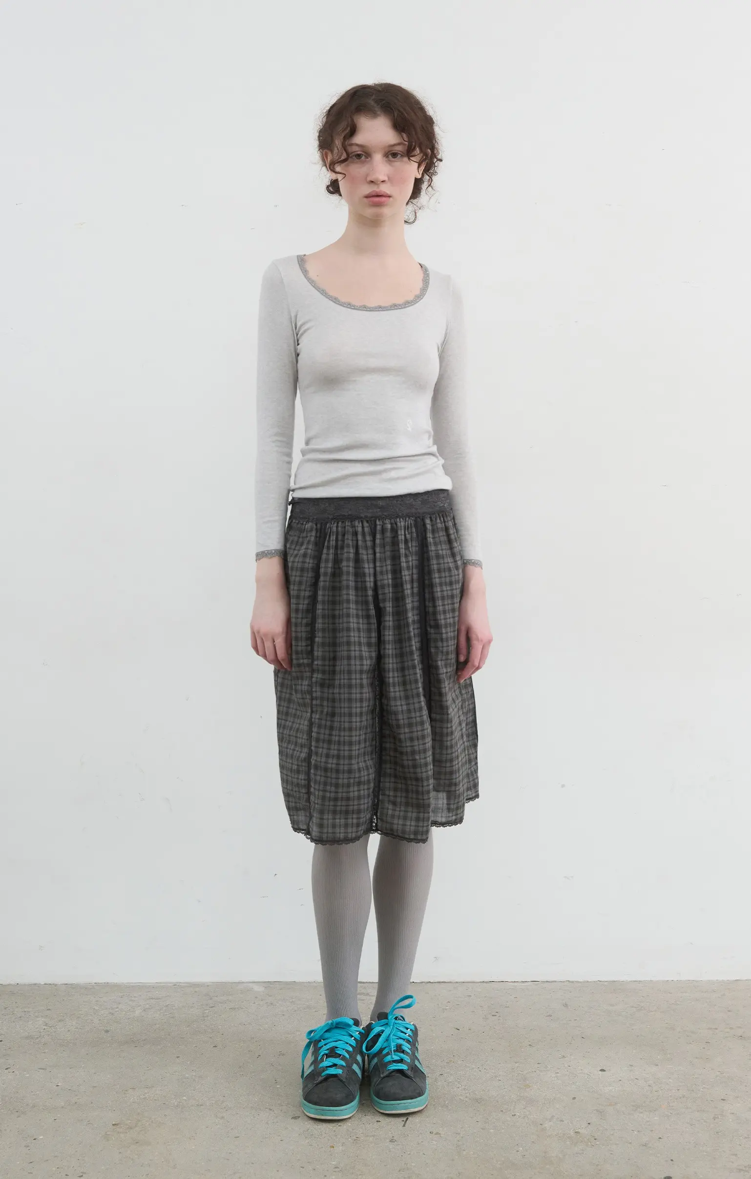 Riga Lace Skirt (Charcoal)