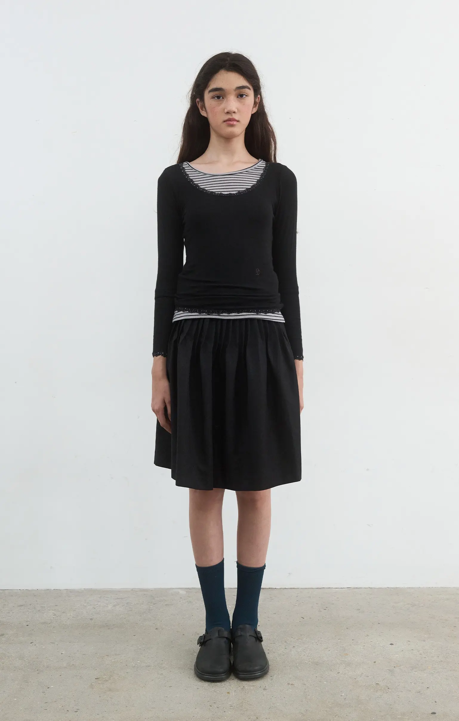 Pintuck Frame Skirt (Black)