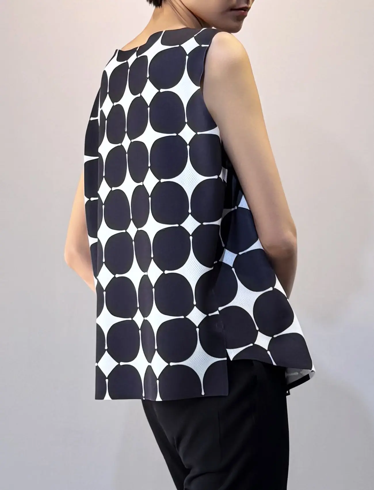 Moon Jar Modern Dot Sleeveless Top (Navy)