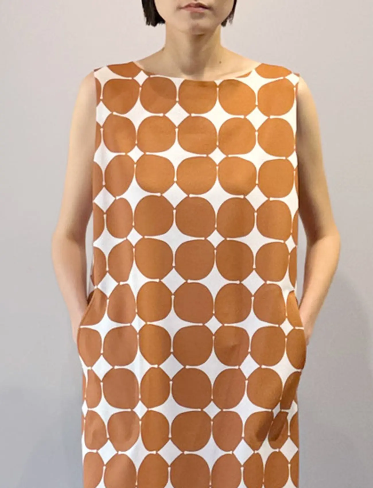 Moon Jar Modern Dot Basic Dress (Brown)
