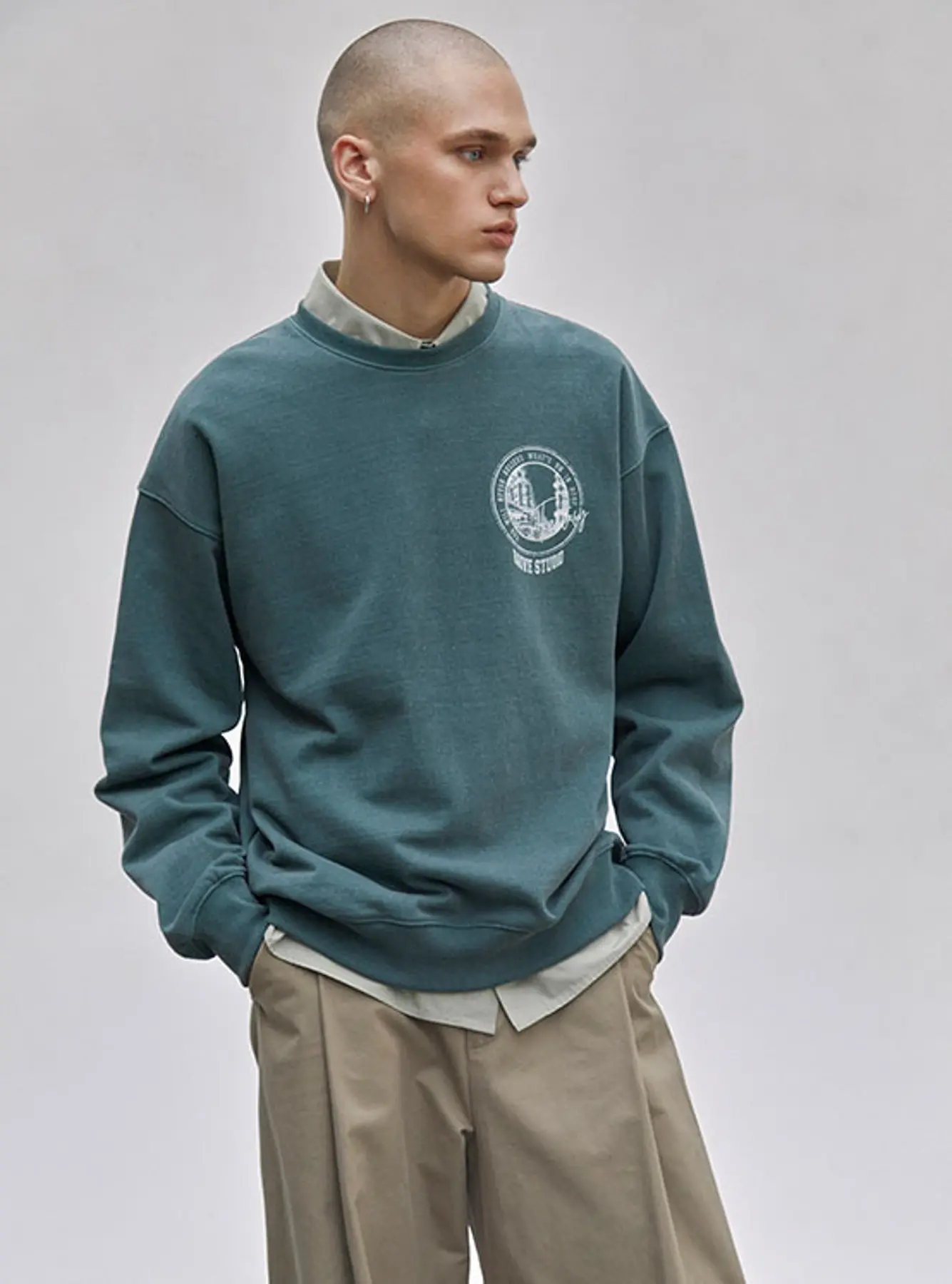 (MAN) Small Graphic Sweatshirt in D/Green