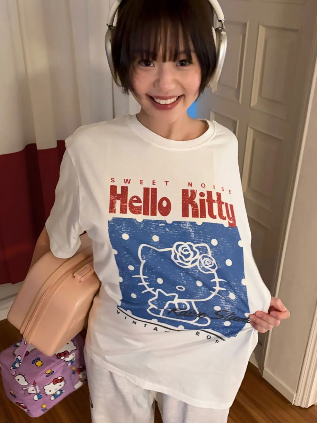 RAIVE X HELLO KITTY Dot Graphic T-shirts