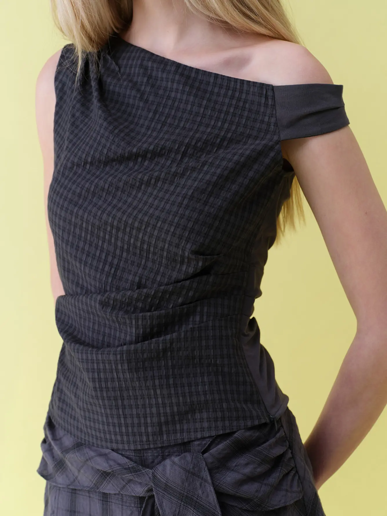 Check Shirring Sleeveless Blouse