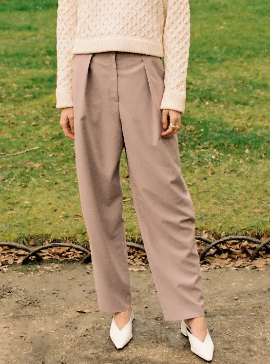 Side Tuck Tapered Slacks in D/Pink