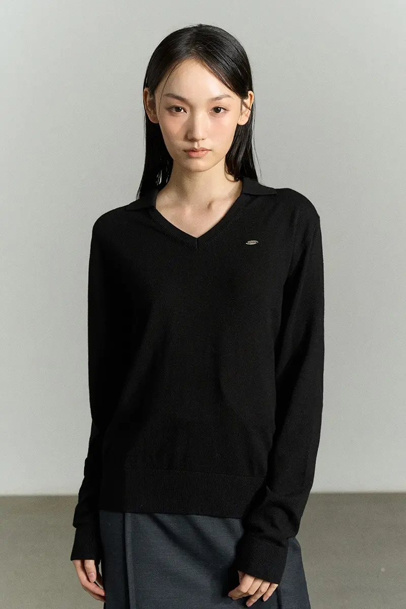 Spread Collar Knit Top Black