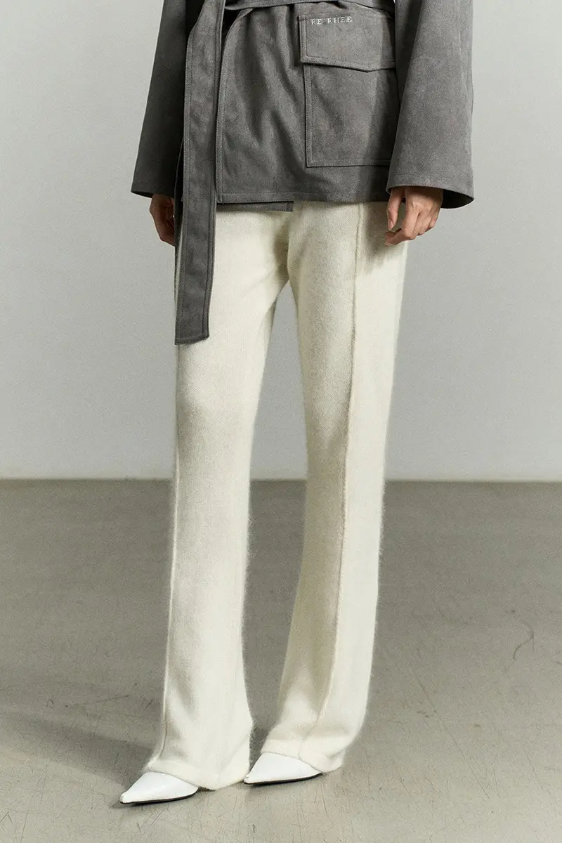 Raccoon Blend Bootcut Knit Pants Ivory