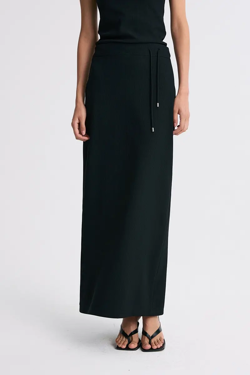Back-Slit Drawstring Ribbed Skirt