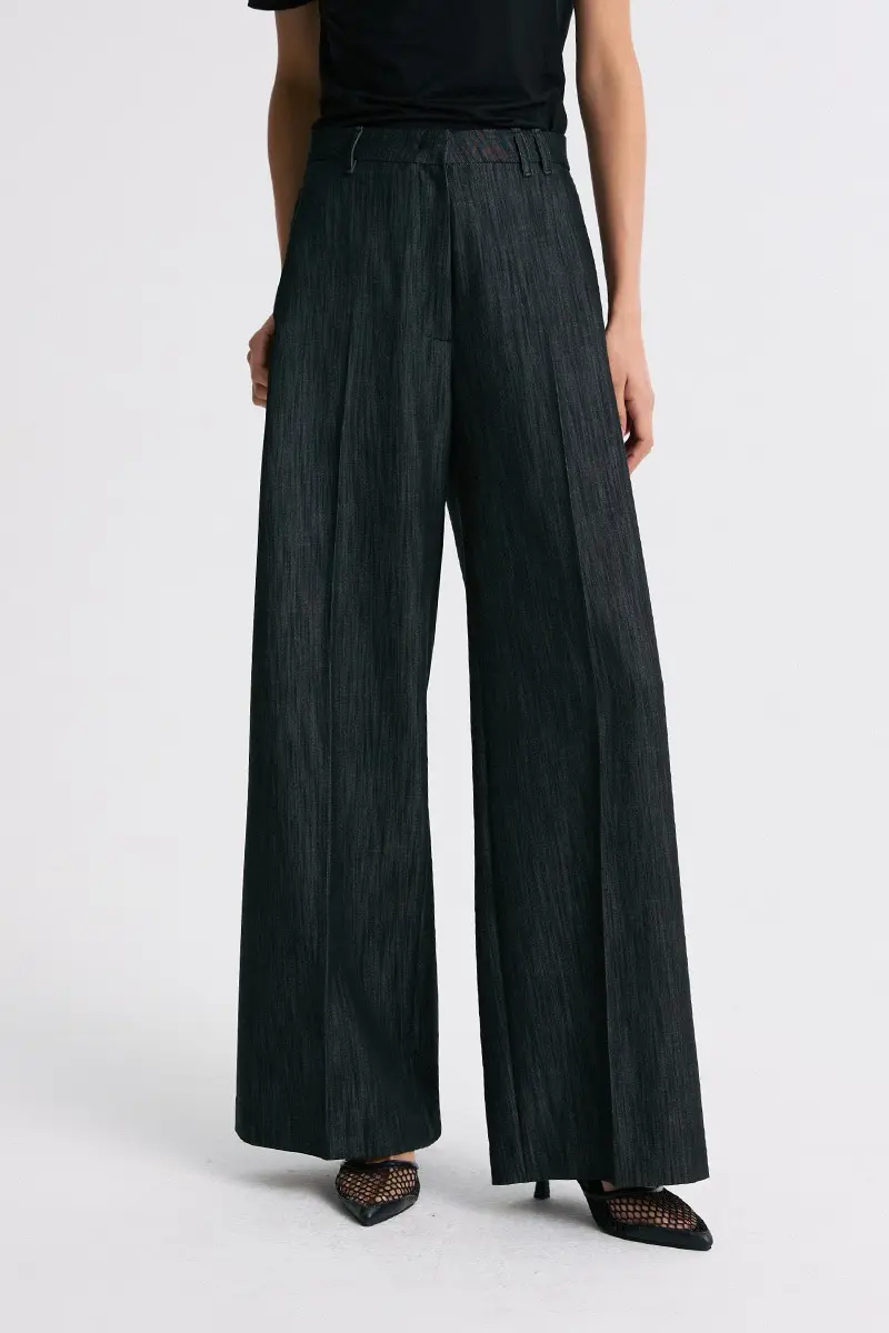 Wide Leg Pleated Trousers Washed Black