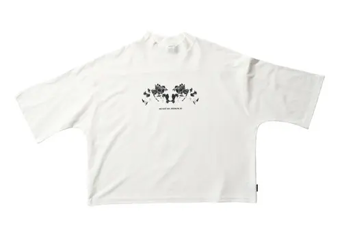 Flower Embroidered T-shirt (Off-White)