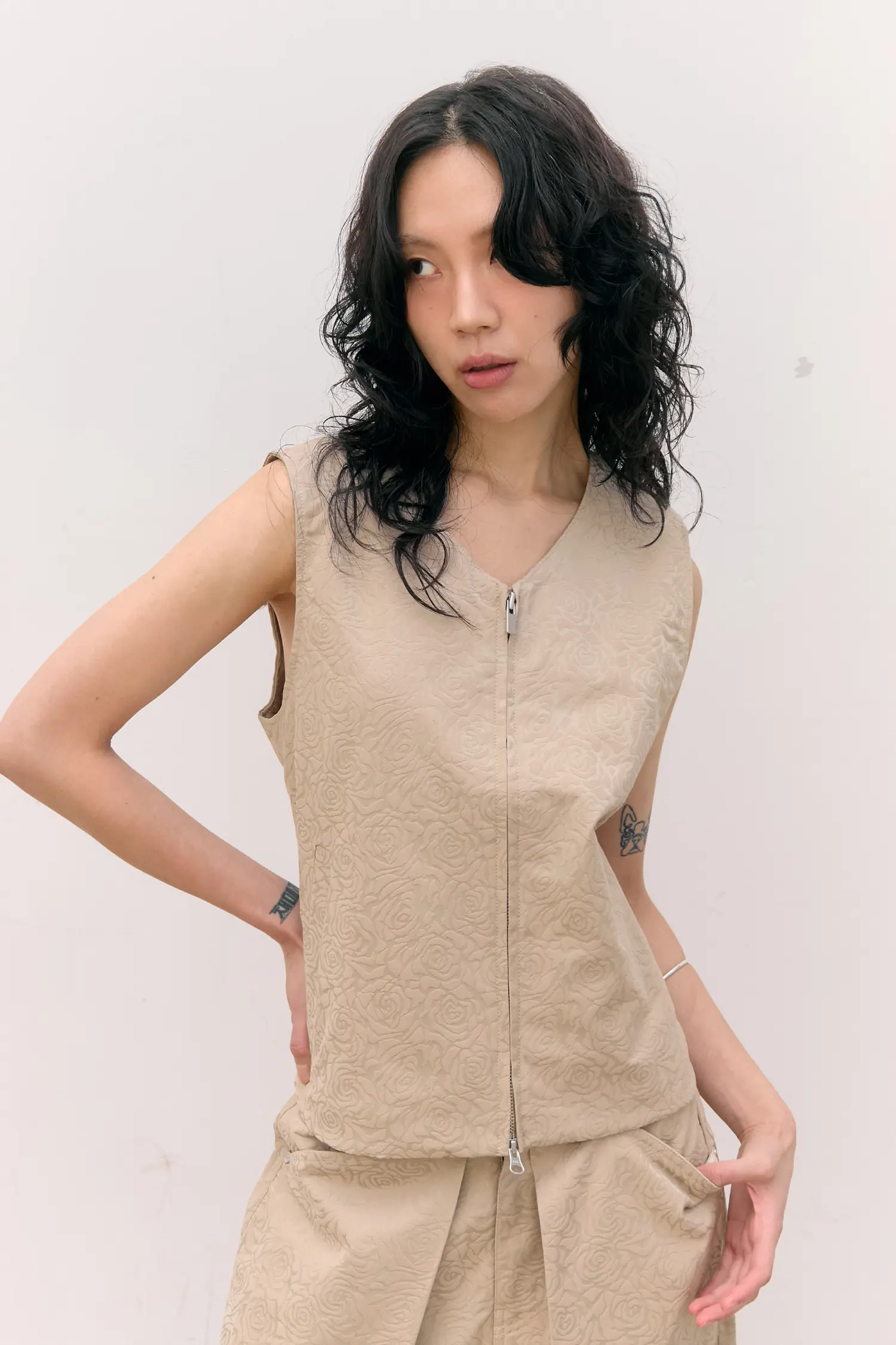 Flower Jacquard Belted Vest (Beige, Women)