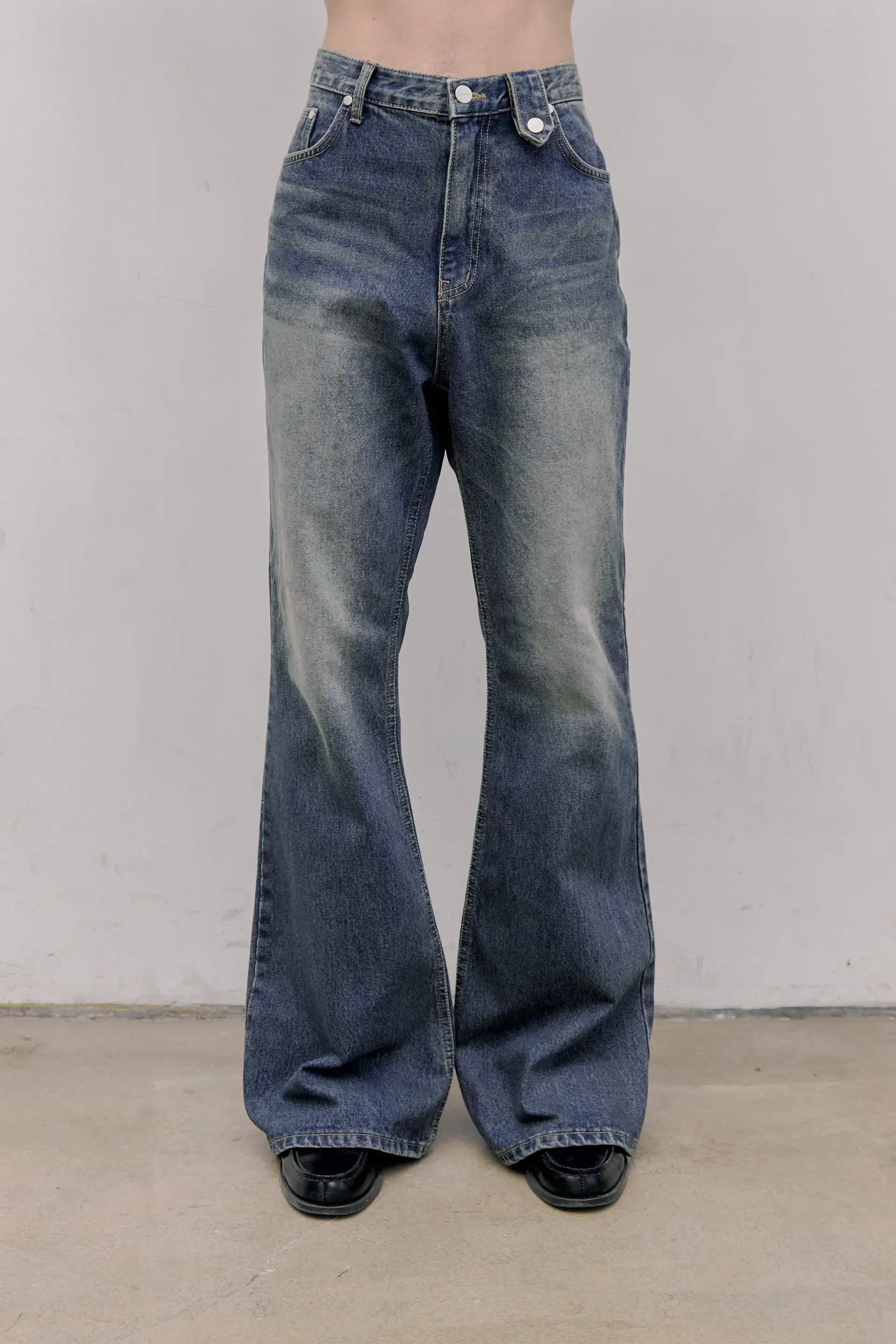 Bold Flare Jeans (Classic Blue)