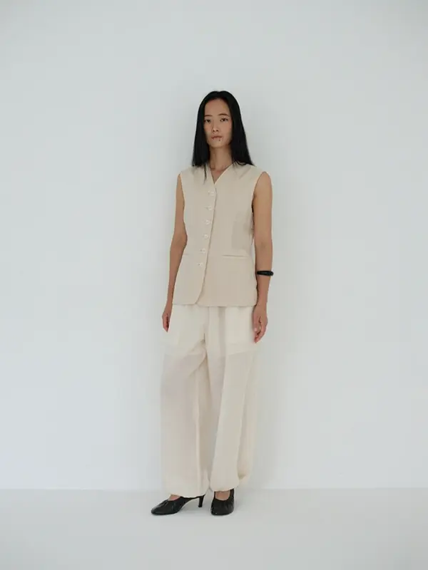 Tailored Vest (Light Beige)