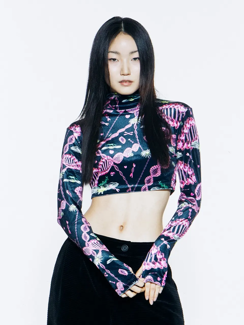 Print Velvet Crop Top Black Pink