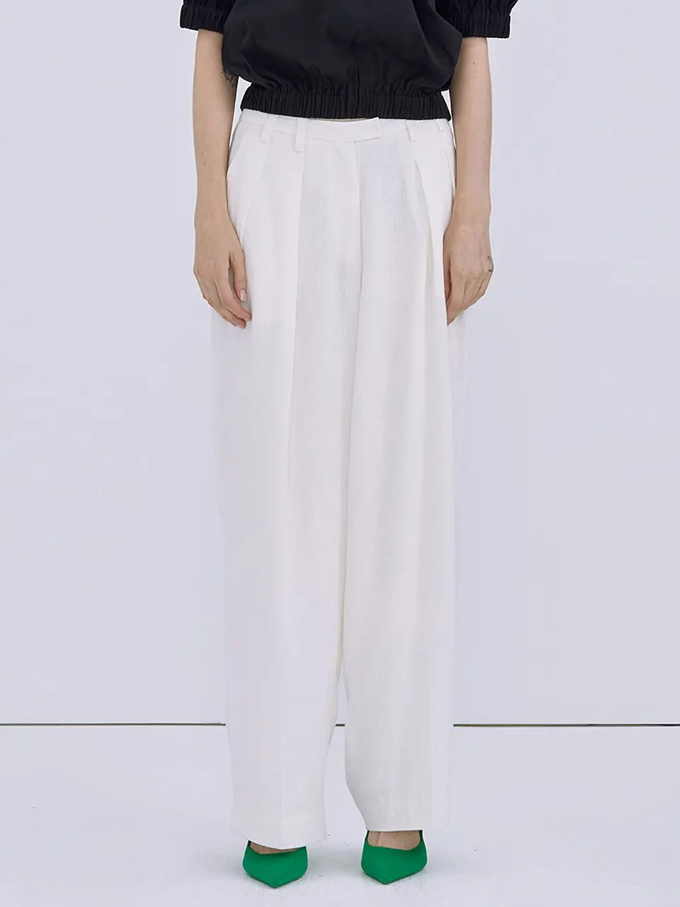 Linen Tuck Trousers — Ivory